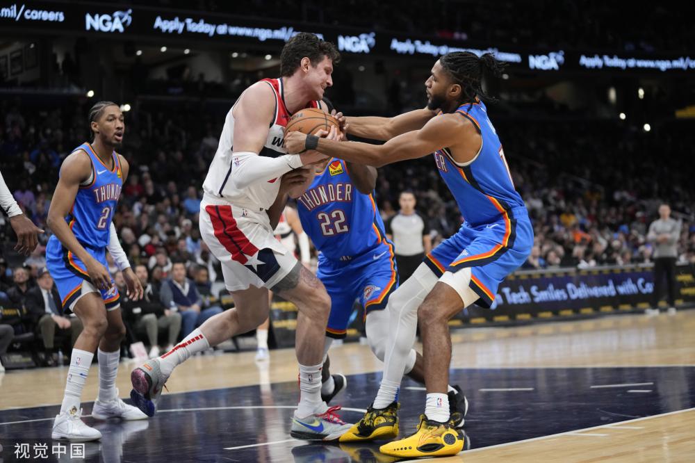 他展示了细 他展示了细